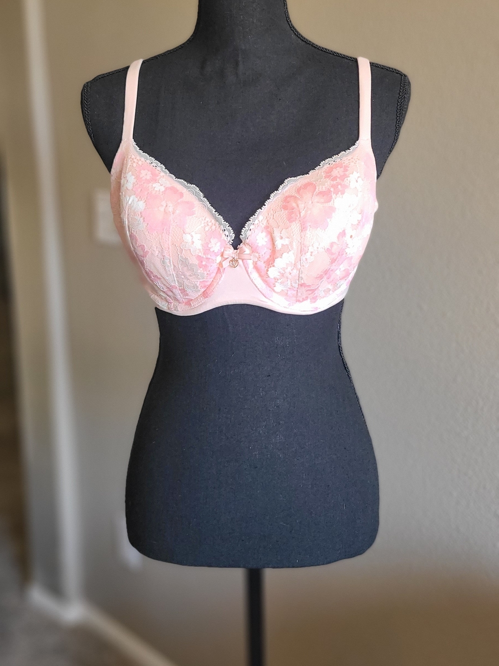 Victoria's Secret Lined Demi Bra in Light Pink and White Floral Lace Underwire